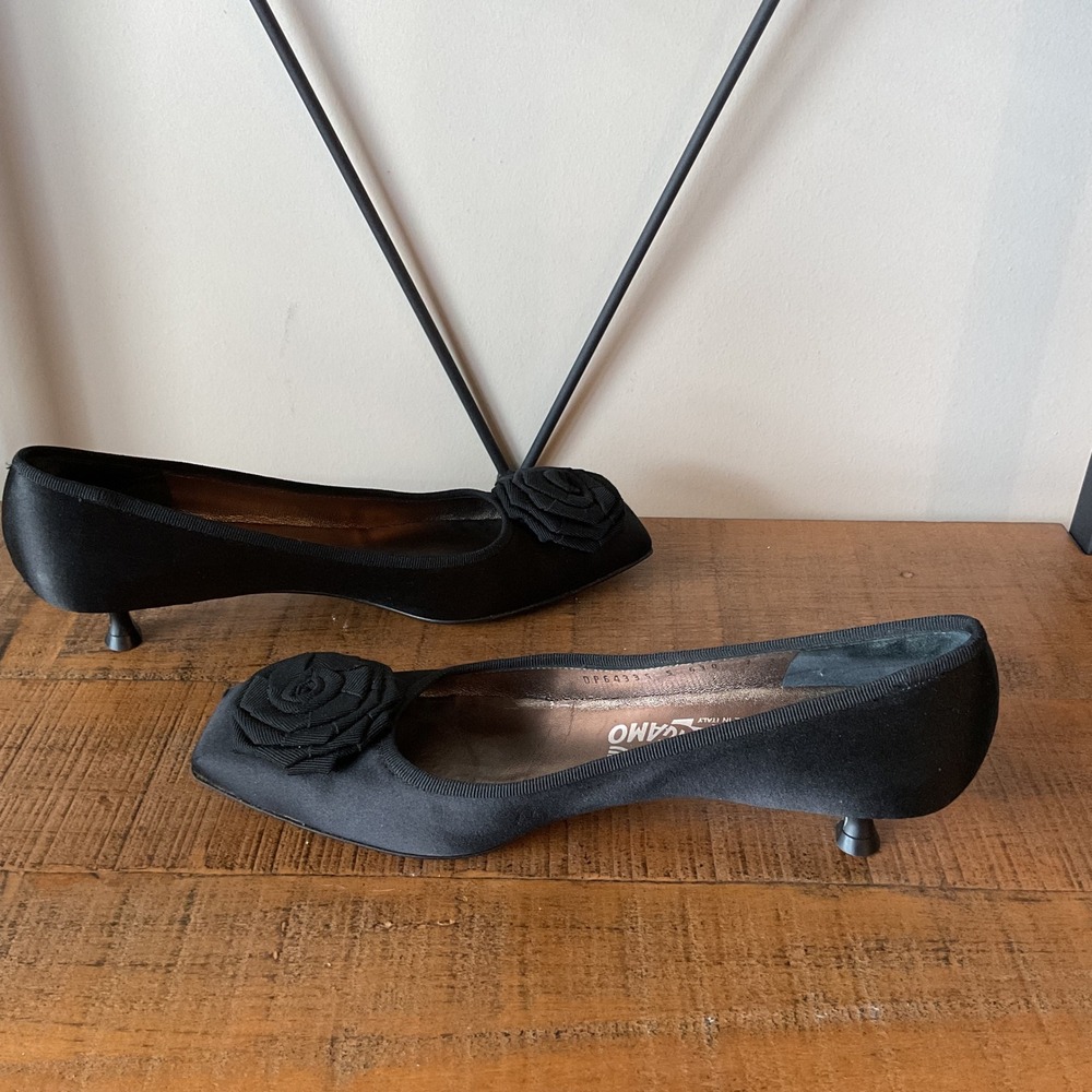Salvatore Ferragamo Black Satin Rosette Square Toe Kitten Heels 7B Coquette VTG - Picture 9 of 16